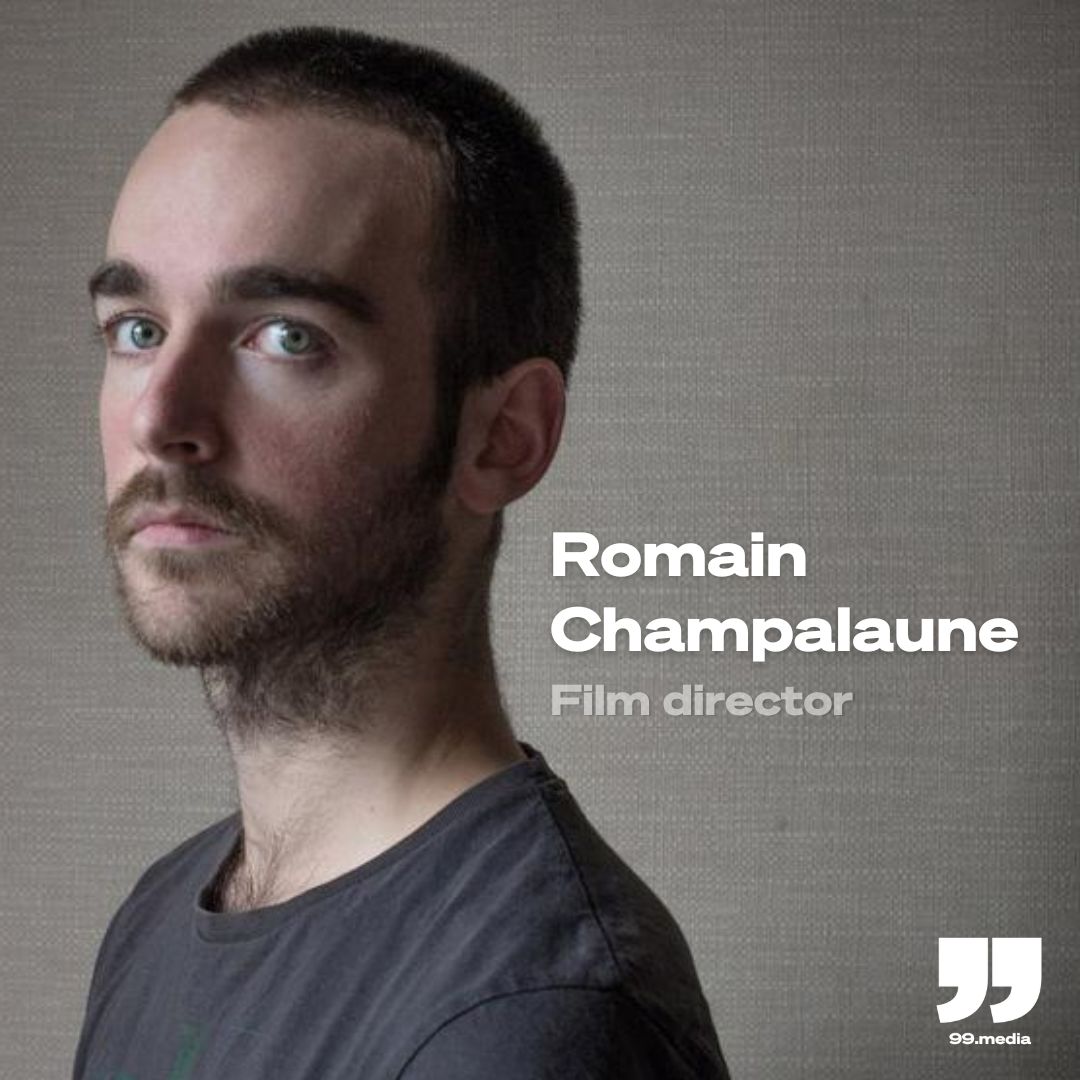 99media_'s tweet image. 💬 “Photographs allow for a comforting buffer to be placed between subject and viewer. Time stands still, life’s hustle is paused.”

🎬  @R_Champalaune, born in 1989, is a photographer &amp;amp; #film director.

📱 Watch his #shortdoc, “Samsung Galaxy”: 99.media/en/samsung-gal…