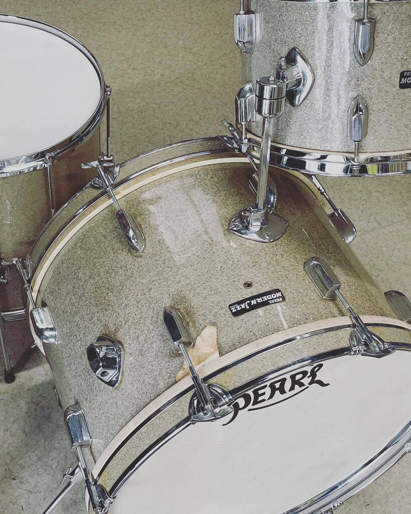 かっこいい60〜70年代頃のPearl のビンテージドラム 20, 14, 12 の3点 