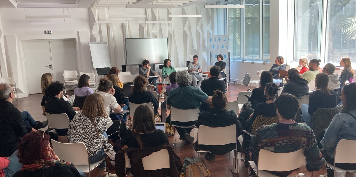 Pabloctet's tweet photo. Le festival de demain existe-t-il?🤔 J'ai animé cet atelier sur la transition de l'écosystème lors des rencontres @Octopus_Fede en compagnie de @ChloeSuchel (@festOffAvignon) David Irle et Aurélie Berducat (@BIPOLEBOOKING @bonairfestival) dessinatrice à la volée de la synthèse 🕵️ https://t.co/06kHPlOZWb