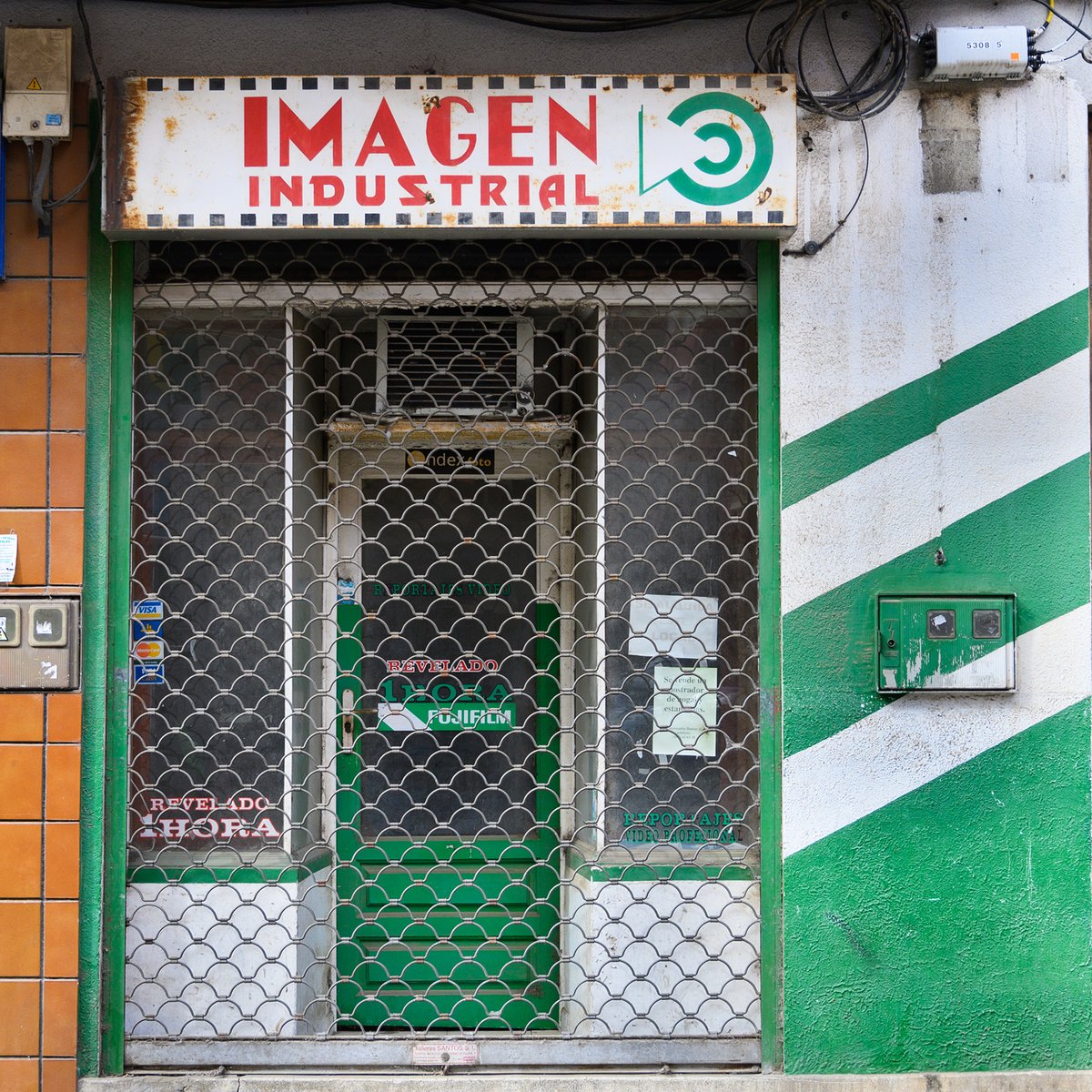 Imagen Industrial // Avda. Vía de la Plata nº9 // La Bañeza // León

Toda la historia, en Instagram 📸👇
instagram.com/ele.mayuscula.…

Foto: <a href="/Txema_Ramos/">Txema Ramos</a> 

<a href="/patrimografico/">Red Ibérica en Defensa del Patrimonio Gráfico</a> #patrimoniográfico #leonesp #labañeza #rotulandia #tipografía #fotografia #typography #photography