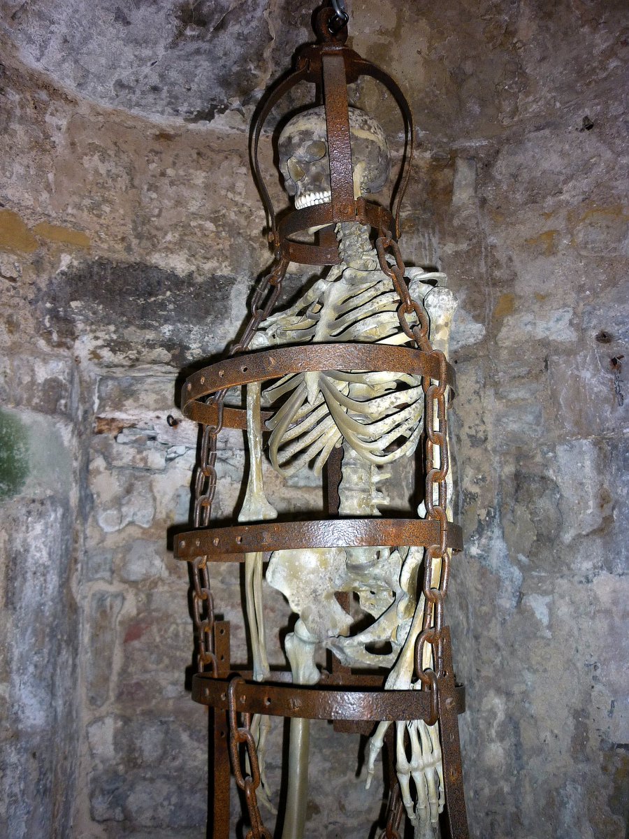 Feeling a little bit constrained by the gibbet at Rye Castle Museum, this  is a reproduction the real one is in the Town Hall. Still holding the skull  of Rye butcher John