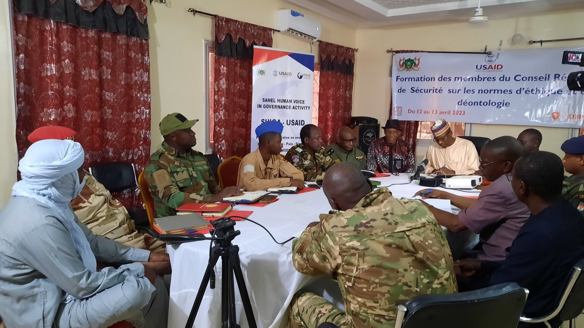 Cérémonie d'ouverture de la formation de deux jours  des membres du Conseil Régional de Sécurité #CRS  sur les normes d'éthique et de déontologie.  Debuté hier 12mars . Suivie de présentation et discussion.