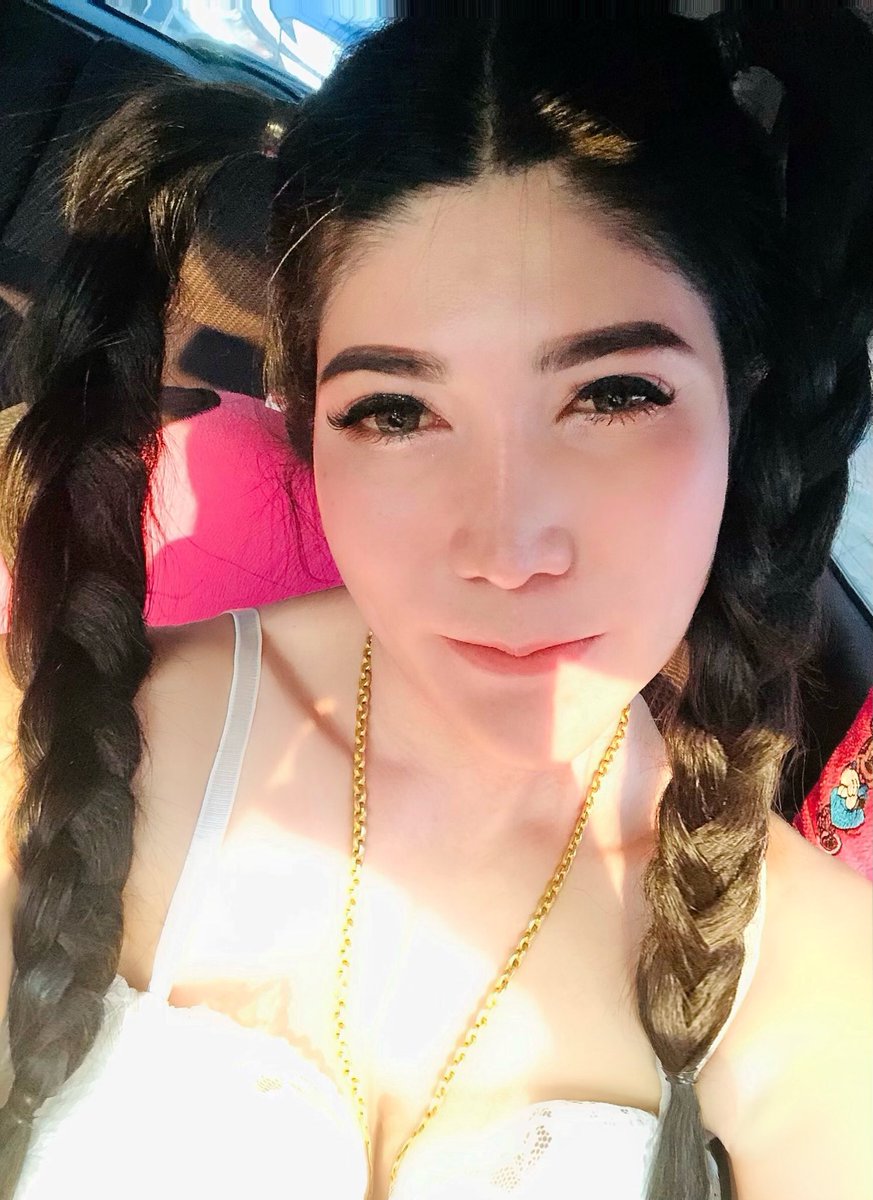 sonblueice1's tweet photo. สงกรานต์ไม่ต้องปะแป้ง เดินมาหอมแก้มได้เลย.

#รองเท้าดี #วิ่งไว😂😂 #สงกรานต์2023 https://t.co/EKof1TEQXq