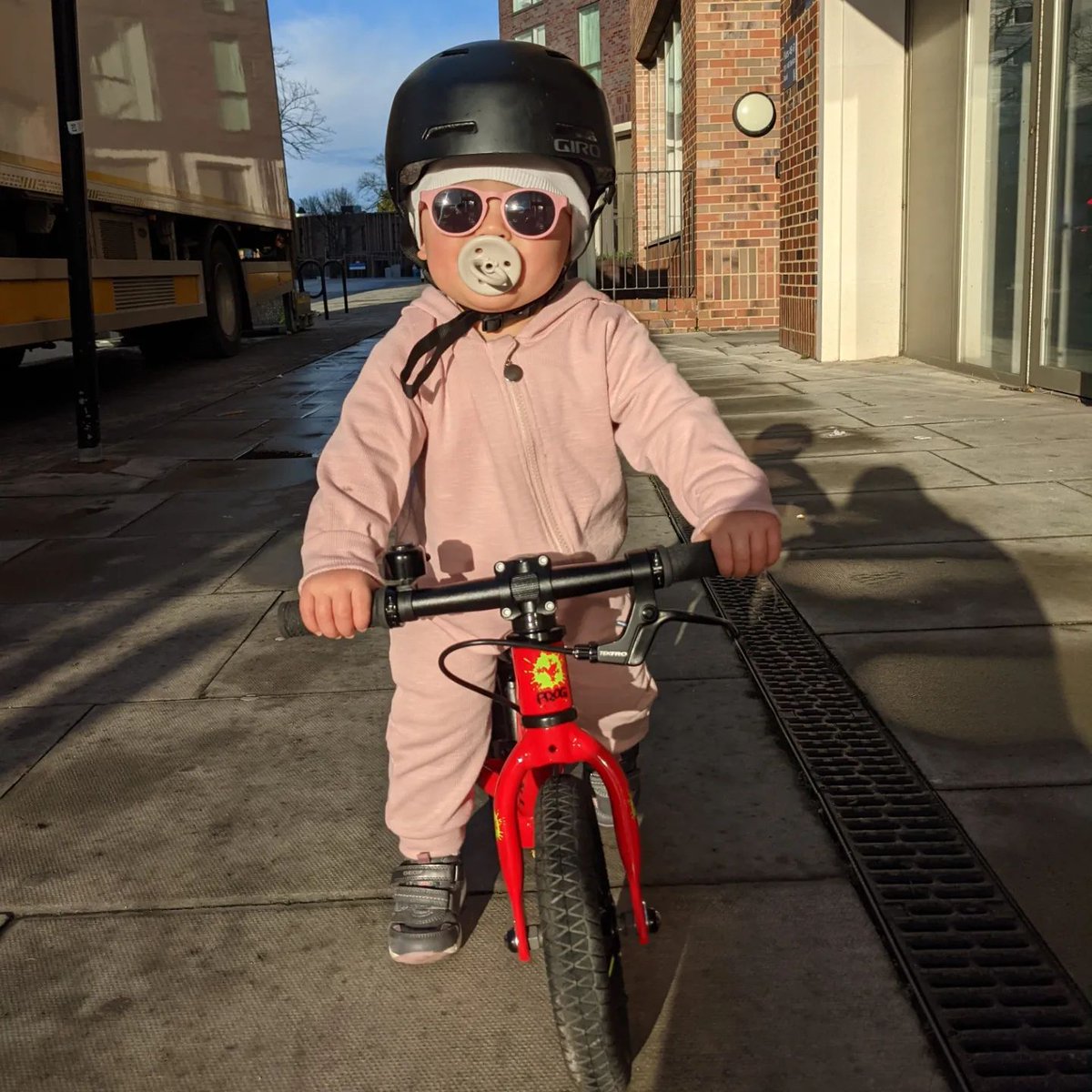 frogbikes's tweet photo. How cute!😍 Kids really can start on our smallest balance bike as soon as they are walking! Check out the award-winning Tadpole Mini - It's teeny tiny! 🤩
🌐https://t.co/o4nmeyc6LE
📷akarichan2022
#frogbikes #hoponafrog #kidsbikes #balancebike #firstbike #minirider #toddlerbike https://t.co/bX79iKG490