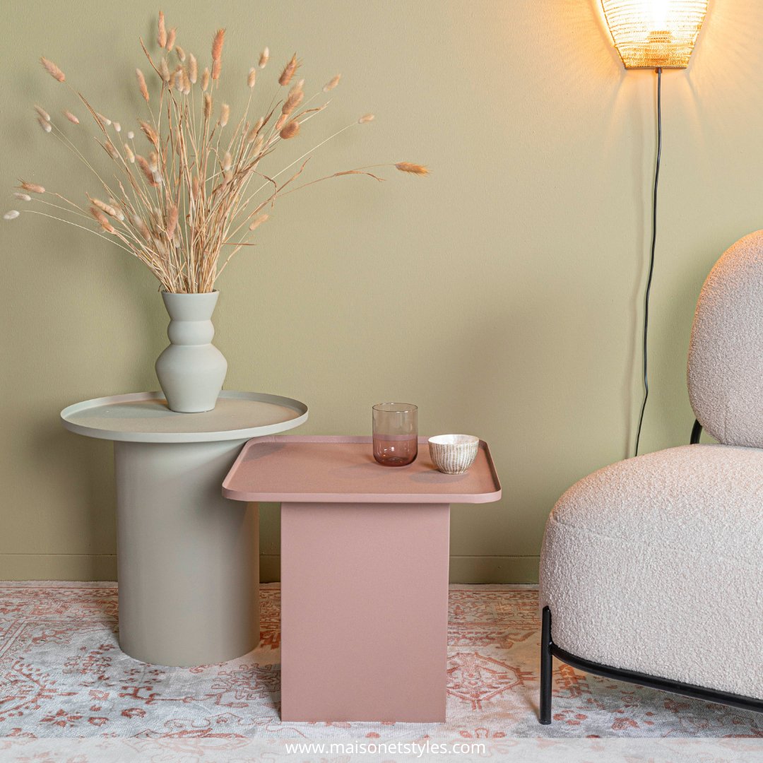 MaisonetStyles's tweet image. Envie de douceur dans votre coin détente ? Les tables d&apos;appoint ARRAY sont idéales pour cela ! Leur forme et leur coloris font de ces petits meubles, des accessoires déco par excellence. Découvrez toute la gamme sur le site !✨

#Decoration #HomeDecor #TableBasse #MaisonetStyles