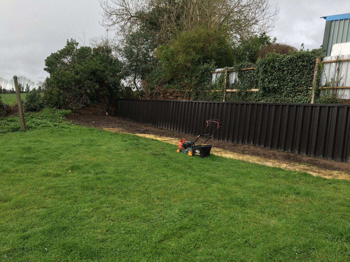 shire_uk's tweet photo. This council owned property had a 30m long, 1.5m high blockwork retaining wall. The retaining wall had failed due to build up of water pressure behind the wall.
Shire Structures Completed the installation of a plastic sheet piled wall.

#Shire  #sheetpiledwall #Construction https://t.co/tKWcmm56Qa