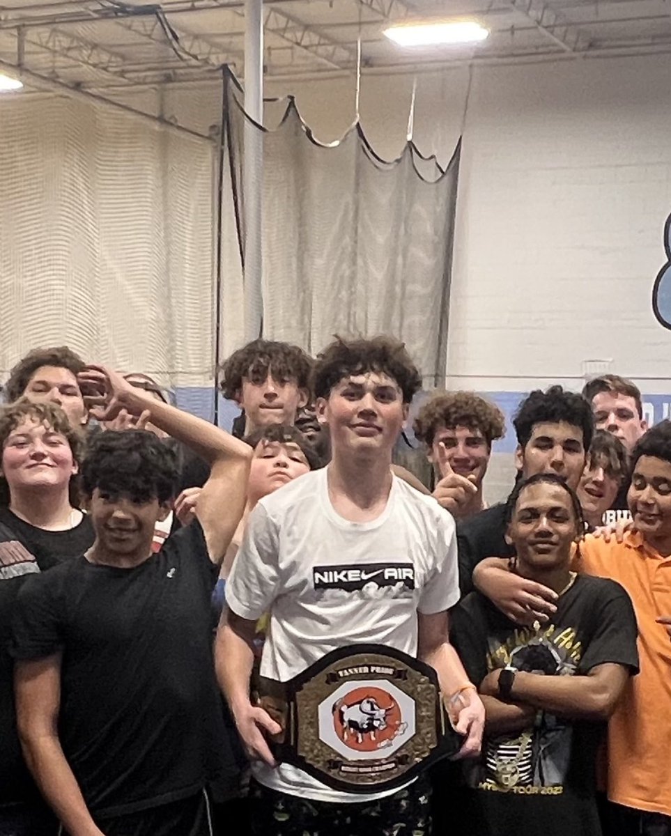 EVAN KOLODKO workout KING last night! Congrats! And great to see so many kids sign up for Mid Sch FBall. Welcome to the program! ⁦<a href="/dtcsports/">Daily Times Sports</a>⁩ ⁦<a href="/EvanKolodko/">evan kolodko</a>⁩ ⁦<a href="/Bryan_ferreira7/">Bryan Ferreira</a>⁩ ⁦<a href="/CoachCesvette/">Christian Cesvette</a>⁩ ⁦<a href="/WuMSFootball/">Woburn Middle School Football Program</a>⁩