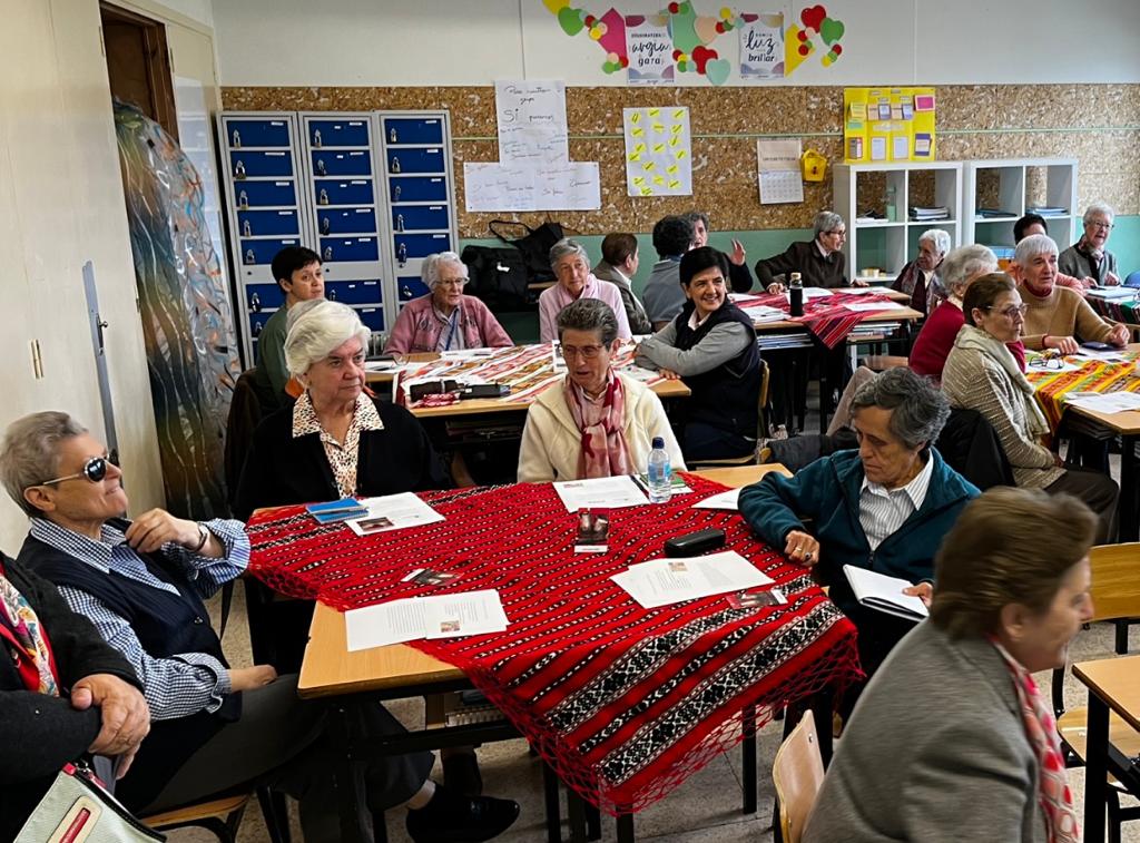 Congr_Jesu_SP's tweet photo. Hoy ha sido un día de encuentro entre las religiosas del IBVM y la Congregación de Jesús, en San Sebastián. Hemos compartido, hemos rezado unidas y hemos disfrutado mucho. Estamos emocionadas por el proceso de fusión canónica que ahora está llegando a su última etapa. #alegría https://t.co/3ZtHecXkhs