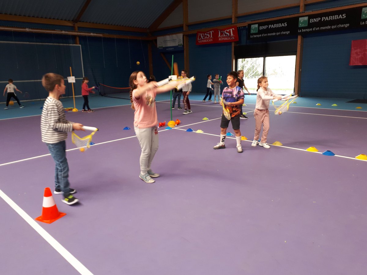 Rencontre Jeux de raquettes pour 200 enfants du secteur USEP Bar le Duc 
Découverte, initiation, plaisir de jouer, de partager et de bouger
<a href="/DSDEN55/">DSDEN55</a> @IenBar #usep55