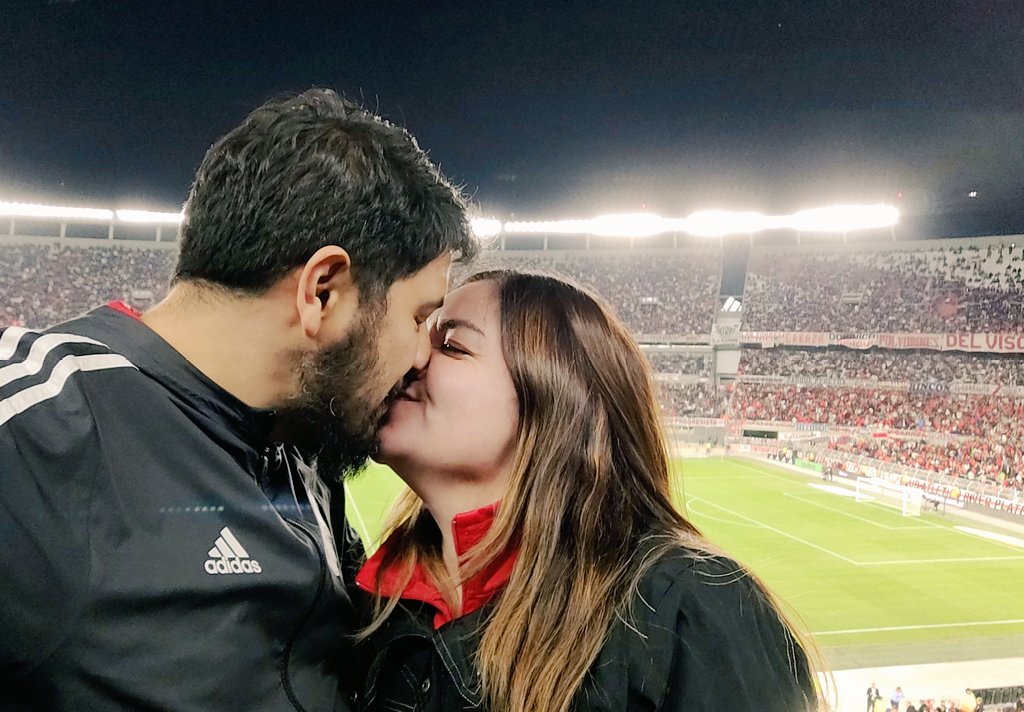 ChavezArg's tweet image. #diadelbeso #besomasmonumental @fuentedelmar
