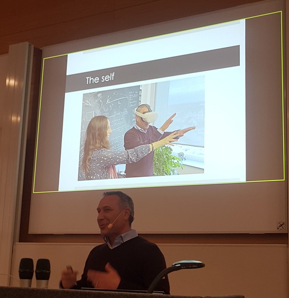 BoehmeLab's tweet image. Yesterday we had a fun lab outing to Skövde University, where we met with Andreas Kalckert, listened to an inspiring talk by Marcello Constantini, and got to play with VR and rubber hands 🤗