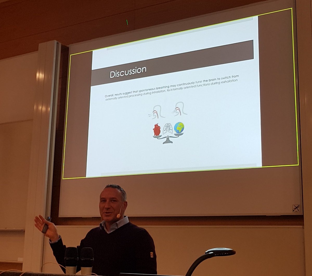 BoehmeLab's tweet image. Yesterday we had a fun lab outing to Skövde University, where we met with Andreas Kalckert, listened to an inspiring talk by Marcello Constantini, and got to play with VR and rubber hands 🤗
