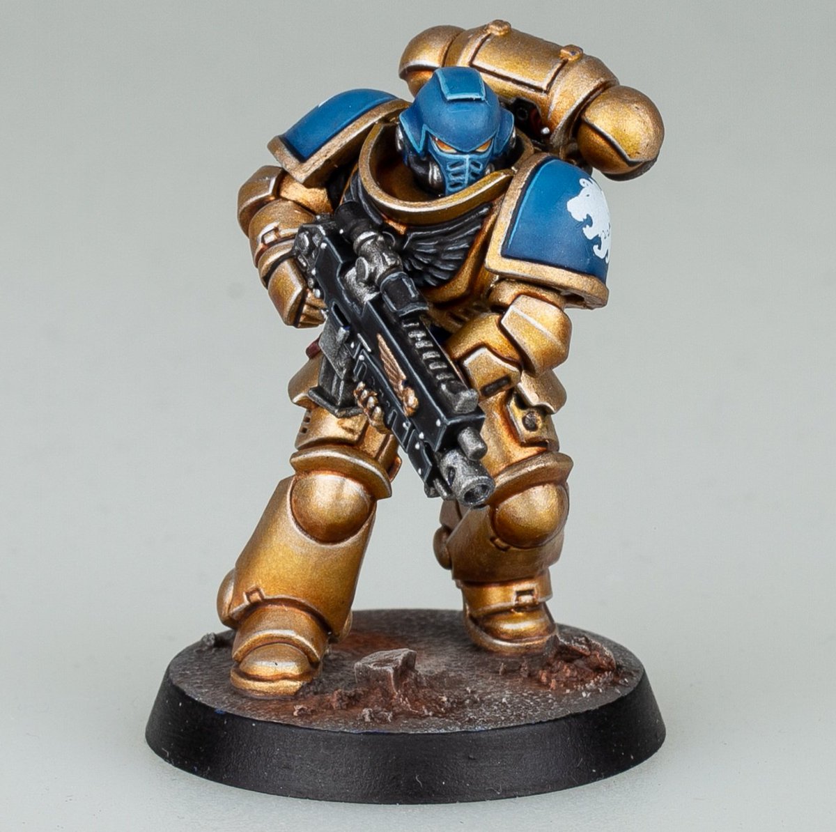 Today a Celestial Lion! I've always wanted to paint a models from that chapter, who is fighting alongside the Emperor's Spears!

#warhammercommunity #citadelminiatures #paintingwarhammer #warhammer #warhammer40k #spacemarine #40k #astartes #new40k
