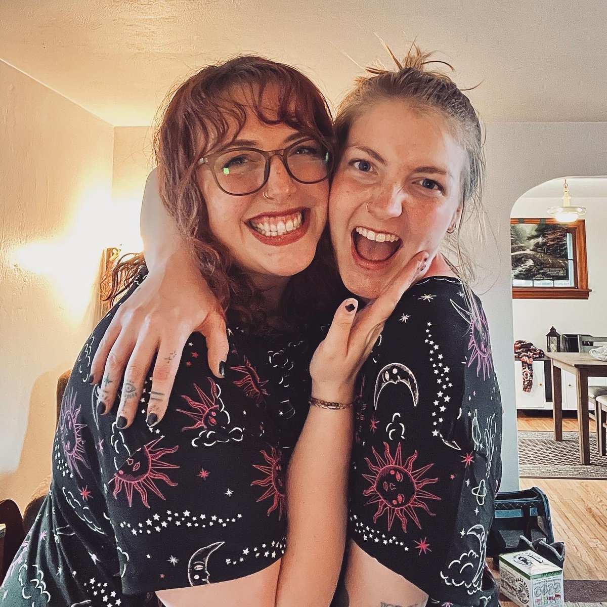 tay x2 💜 
<a href="/consciouscosmo_/">Tay</a>