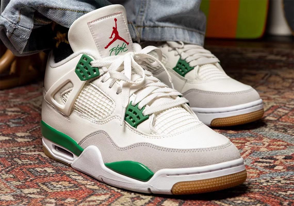 Nike SB x Air Jordan 4 “Pine Green”

#nike #hypebeastkicks #highsnobiety #HSKicks #hsdailyfeature #TECATODETENIS #kicksonfire #sneakerfreakermag #TheSneakerArmy #kicksindustry #otherbedroom #brkicks #shoegameshots #elevated1s #Jordan1club #SNKRSKickCheck #blkvis  #Jordan1sonly