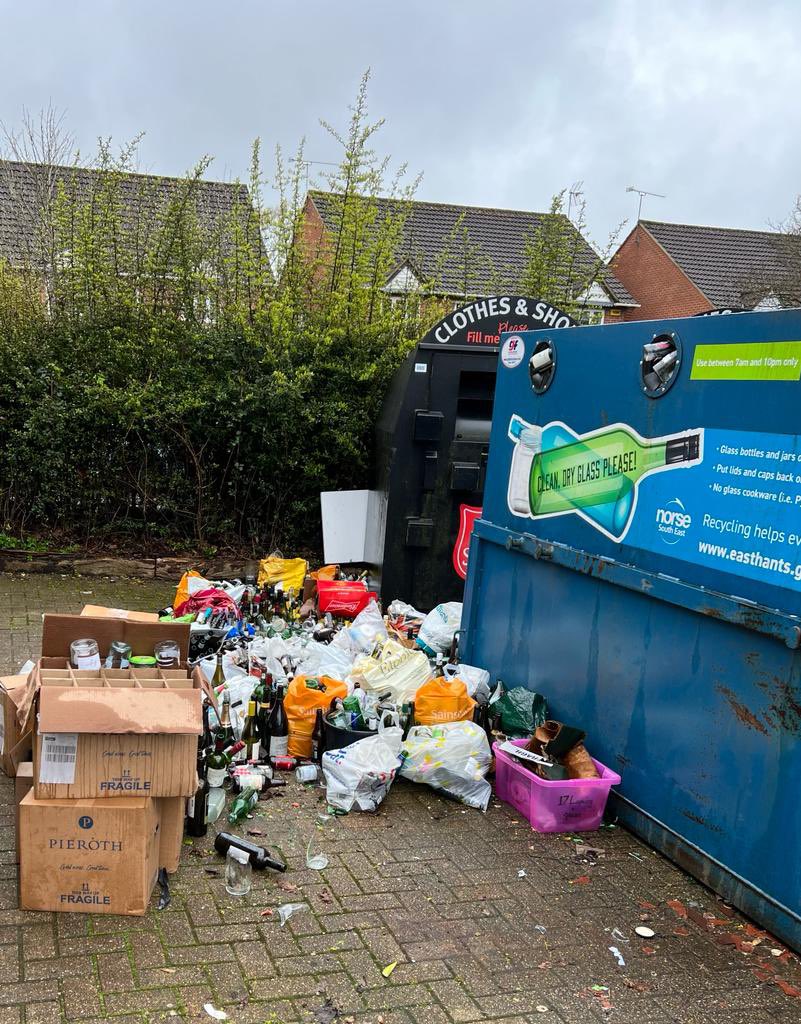 EHLibD's tweet photo. Glass recycling in Four Marks today. Norse aren’t collecting regularly, or are clearly underestimating usage. 
This is the @EastHantsDC provider for waste management, a contract agreed by Tory councillors behind closed doors. 
It’s time for change.
Vote @LibDems on the 4th May 🔶 https://t.co/Fmc5PQWU2m