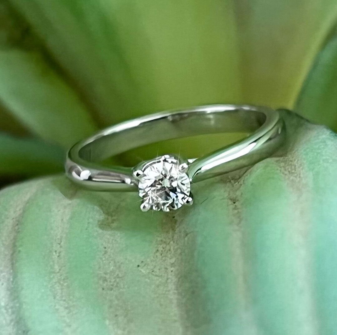 Simple yet extraordinary, classic solitaire rings are a great choice always!⁠
⁠
#SarvadaRings - Like No Other!⁠
⁠⁠
*Product Code: RG-103
⁠.⁠
.⁠
.⁠
#SolitaireRing #EngagementRing #RoundDiamond #Minimal  #proposal #Handcrafted #Wedding #Bespoke #UniqueRings #sarvadajewels