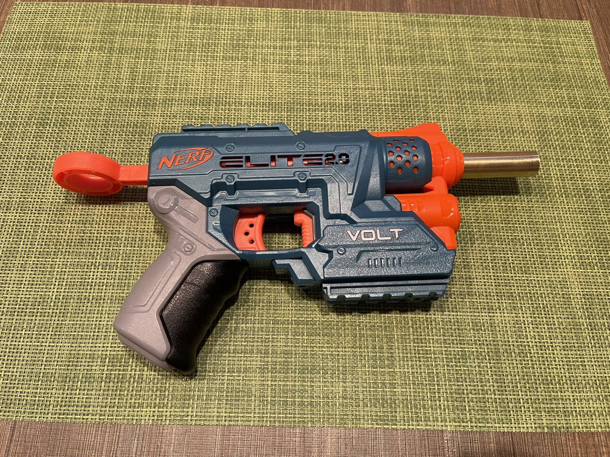 fukurouoyakata's tweet image. ちょいとナーフボルトとMODしてみた
簡単に交換出来る
パーツが無いので
手探りの状況でバレル探しが大変！
バネ等は手付かずなので
そこそこの弾速だが命中率が
劇的に上がった！
これだからやめられないだよね〜*⸜(* ॑꒳ ॑* )⸝*ﾜﾝﾀﾞﾎｫｫｫｫｲ

#NERF
#ナーフ
#NERFMOD