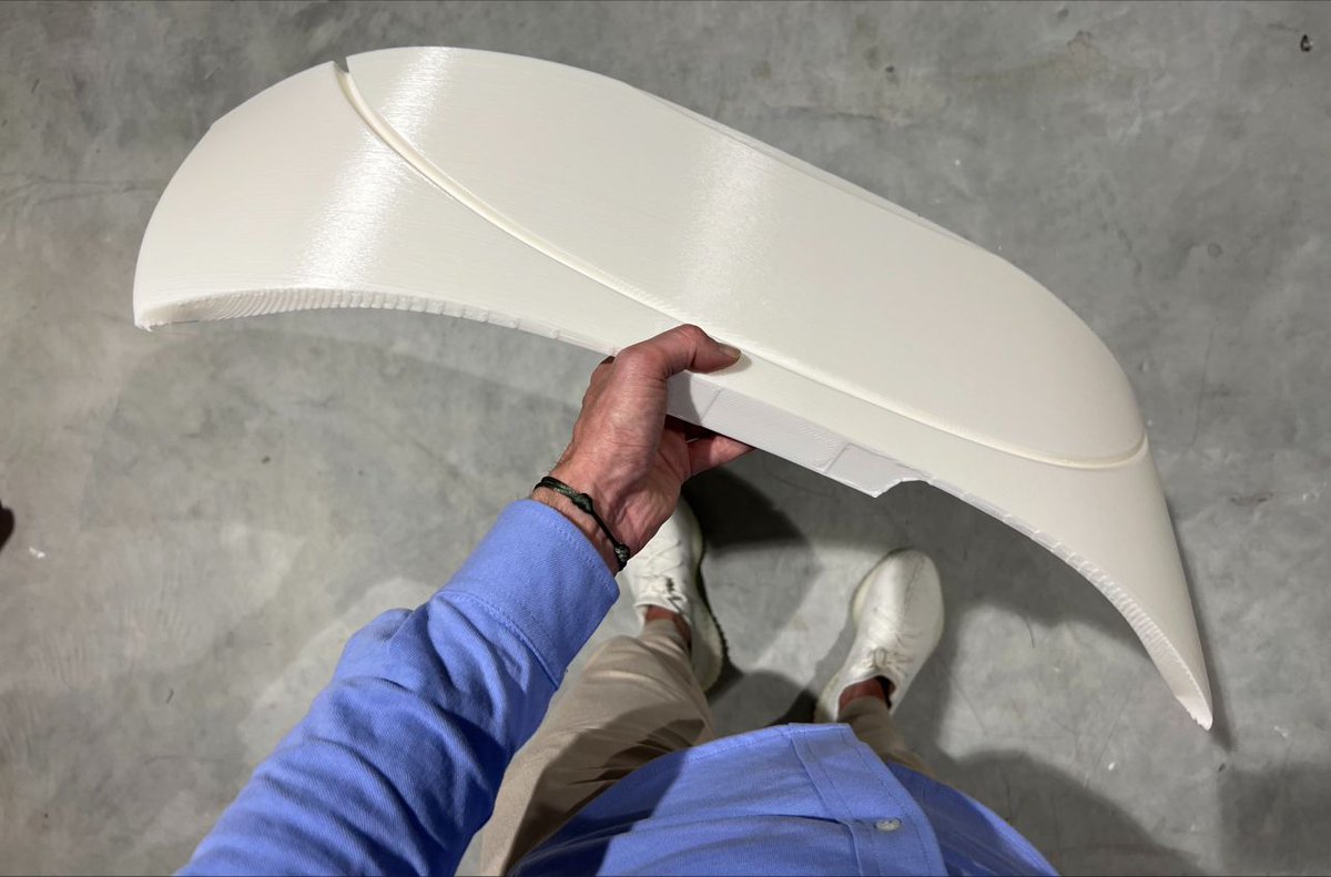 builder3Dprint's tweet image. It&apos;s always great to see 3D prints made by our customers! This 700 mm long 3D print was made on the Extreme 1500 PRO using a 0.45 mm layer height and was printed in just 36 hours. #3dprinting #prototyping #builder3dprinters
