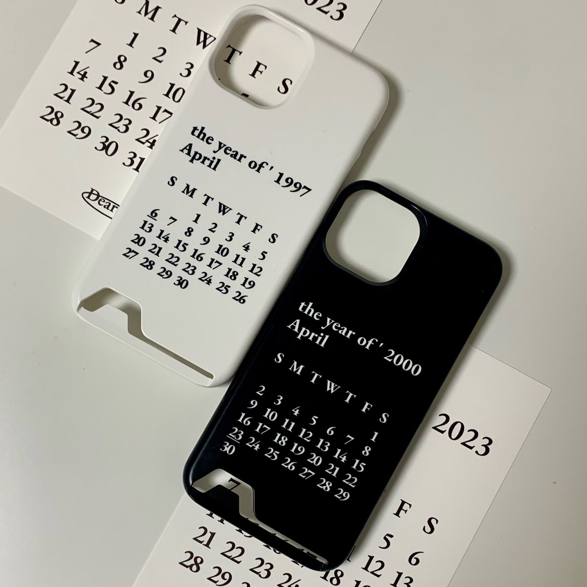 🫧 Card Hard Case. white &amp; black 🫧

세븐틴 민규, 엔시티 제노 생일 커스텀 케이스 실사입니다 🤍

‘Dearday Custom Case'는 나만의, 우리만의 기념하고 싶은 날을 원하는 대로 커스텀 할 수 있는 제품입니다! 

자세한 사항은 폼에서 확인해 주세요:)
witchform.com/p/CSe0awmNI3