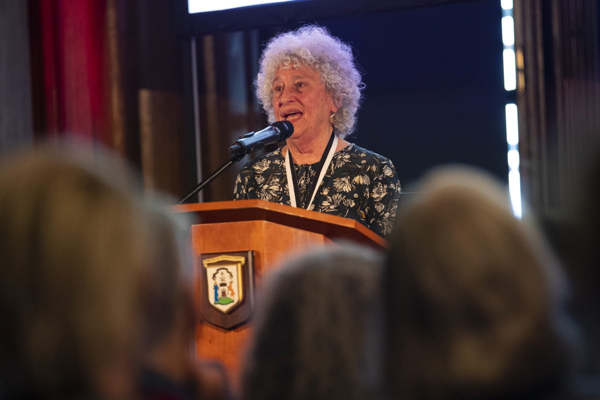 Prof. Marion Nestle receives the prestigious Edinburgh Medal
edinburghmagazine.com/prof-marion-ne…
#edinburgh #edinburghmagazine #positivelocalnews #blog #EdinburghMedal #foodpolitics #FoodPoliticsHowtheFoodIndustryInfluencesNutritionandHealth #memoir #nutrition #nutritionguidance #...