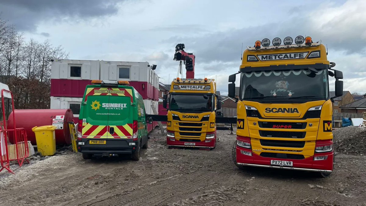 MetcalfePH's tweet photo. Showcasing two of our HGVs together on a job recenlty down in Runcorn for Vistry Group
#metcalfe #GHV #Hiabs #Vistry https://t.co/Be1OvNahpW