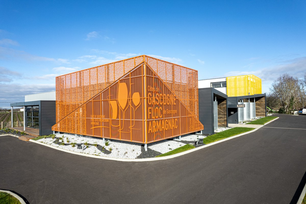 LA MAISON GASCOGNE ARMAGNAC
📷1330 Route de Manciet - 32800 EAUZE 
📷 Ouvert au public du lundi au vendredi de 9h à 12h30 et 13h30 à 17h
📷 CONTACTEZ NOUS
📷+33 (0)5 32 09 43 94
📷 bienvenue@lamaisongascognearmagnac.fr
📷lamaisongascognearmagnac.fr