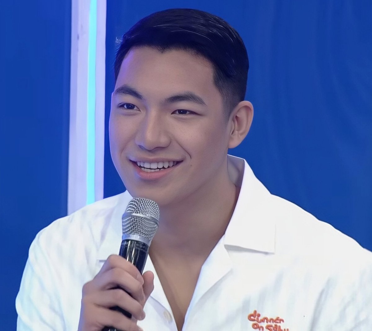 RegieneGrace's tweet photo. Ang fresh at ang gwapo ng Hurado Darren! Happy to see you back in Tawag ng Tanghalan!
TNTHuradoDARREN-D14
#DARREN @Espanto2001
#ShowtimeFunMode https://t.co/tRsaTNk38f