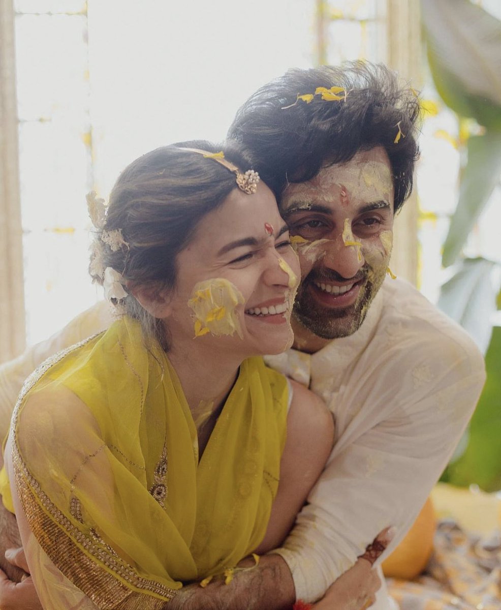 Happy anniversary to the love birds 🦢🫶🏻

#AliaBhatt #RanbirKapoor #RanbirAliaWedding