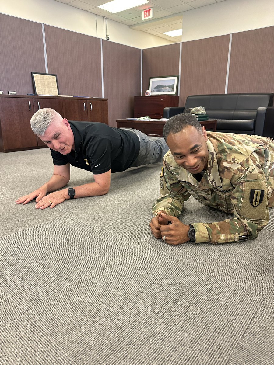 realNickCurry's tweet photo. Engaged Cores Engaged Leaders... Leaders, Take a minute (60 seconds) and get to know your people. Time is precious so it's one the most important things you can invest in those around you. https://t.co/BwcWsF6Ffw