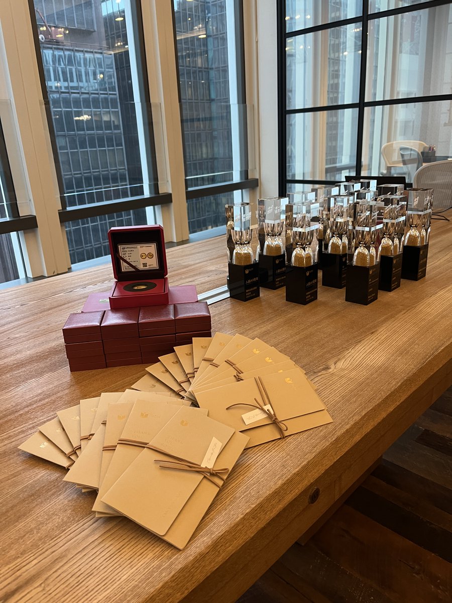 i_clickglobal's tweet photo. We have organized a Long Service Award Celebration to thank 21 colleagues from iClick and CMRS for their incredible milestones of 10 yrs+ at iClick. This is a remarkable achievement that deserves recognition and celebration. Thank you for all that you do! https://t.co/AhBV5U7Nij