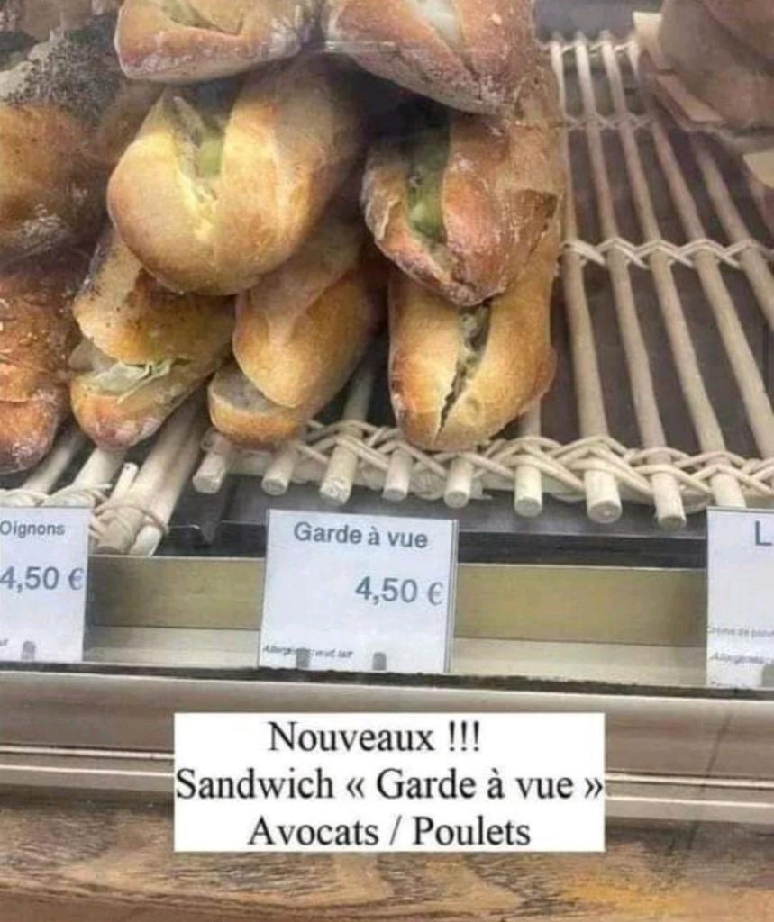 DupratA's tweet image. So 2023 le sandwich #GardeÀVue avocats poulets.
