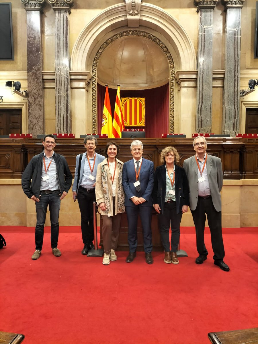 La presidenta de la Cambra <a href="/SilviaGratacos/">Sílvia Gratacòs</a> va participar ahir en la compareixença de representants del @cfpmanresa al <a href="/parlamentcat/">Parlament de Catalunya</a> per explicar els plans de creixement del centre
#lacambraamblesempreses #Manresa #Bages #indústria
