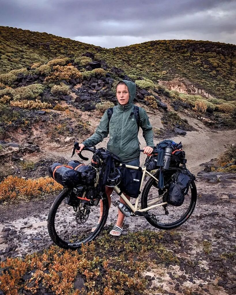 '🚜Weight and Equipment Whenever I am pedaling up a mountain there are questioning glances following me. Some are really fascinated by the fact that I am travelling with such a massive amount of stuff and others can't believe that the weight of my b… instagr.am/p/CrAdeqqN2OG/