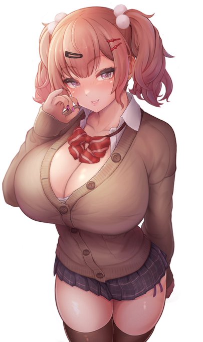 かわいい

最近描いてる絵の乳のサイズの平均が狂ってきてる気がする 