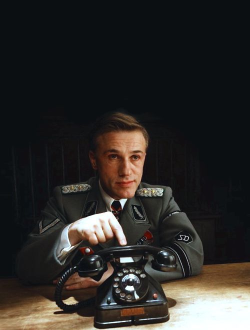 Factsonfilm's tweet photo. Quentin Tarantino refused to let Christoph Waltz rehearse on the set of 'Inglourious Basterds' (2009) so Hans Landa would shock the cast when the camera started filming https://t.co/a1a43kAwnu