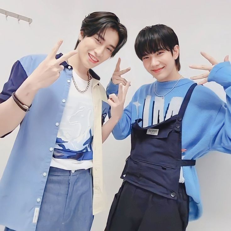 BBBFamFC's tweet image. 2023 is definitely the year of BibleBuild, we are sure it will bring us a lot of happiness, we just have to wait a little bit 🤭💙🖤

SONGKRAN WITH BIBLEBUILD  
#เล่นสาดนำ้กับไบเบิ้ลบิว 
#happysongkranwithBibleBuild

#BibleBuild #BibleWichapas
#BuildJakapan