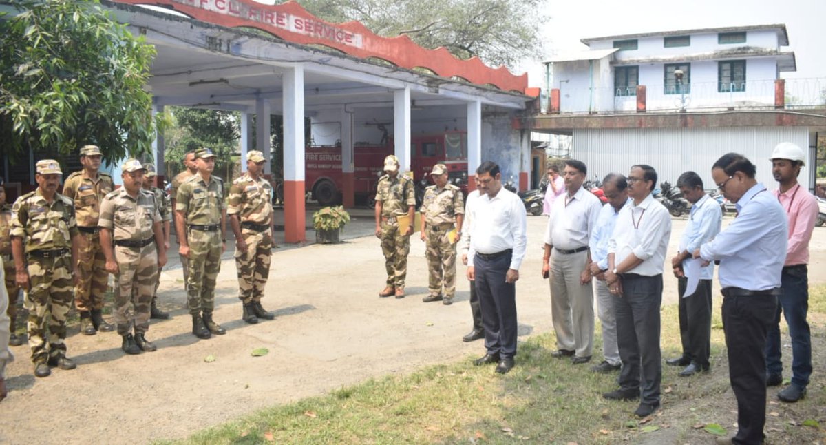 National Fire & Safety Day was observed today at the premises of the Fire Deptt. of BVFCL.

Sh. S.C. Das, Director (F) & Sh. P.K. Banik, Director (P), graced the occasion. @fertmin_india @himantabiswa @bhagwantkhuba @mansukhmandviya @PMOIndia @SIBAMOHANTY1 #nationalfireserviceday