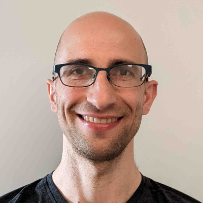 .@FawazGhali has worked in the private sector as well as Academia as a Researcher & Senior Lecturer, currently a Principal Dev🥑at @Hazelcast. At #geecon Fawaz will discuss challenges and the best practices for real-time stream processing. We're looking forward to this talk