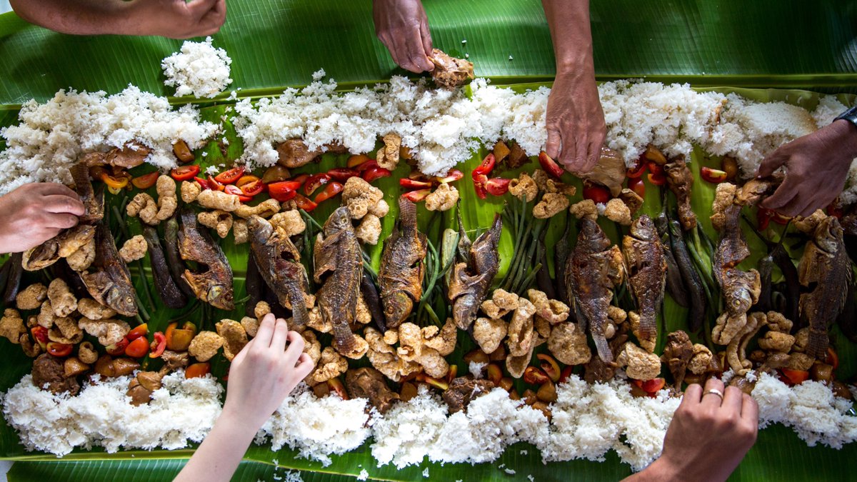 📣 The @UNOceanDecade officially endorsed a new program, 'Sustainable #BlueFood Futures for People & Planet.'

It will continue to build on research done by WorldFish & @BlueFoodFutures partners on #aquaticfoods and their integration in #foodpolicy. Read 👉tinyurl.com/2p9ama5f