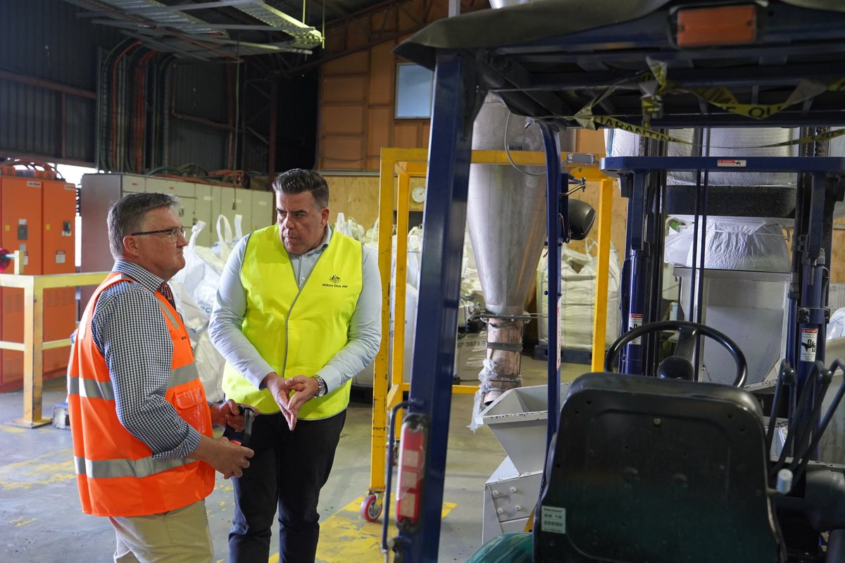 The Resitech Group are taking waste that would normally be in landfills, and turning it into new products - all done right here in the Oxley Electorate.

They’re the largest plastic recycler in Queensland - recycling more than 9,000 kgs a year 💪