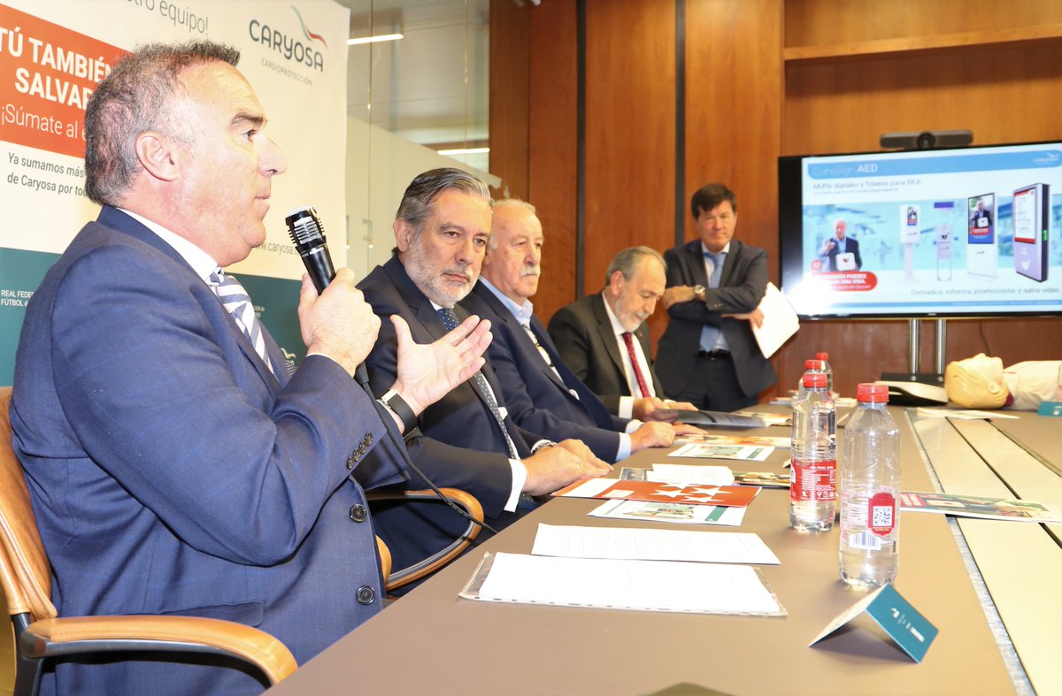 caryosa_group's tweet photo. 🔴 El miércoles tuvo lugar en Madrid el acto de presentación de la campaña de #CaryosaGroup “Tú también puedes salvar una vida”. La presentación se celebró en @RFFM_oficial  y contó con la presencia de Vicente Del Bosque y @PacoDiezRFFM 

👉 https://t.co/DsymUpA24M https://t.co/97FQdqe6zZ