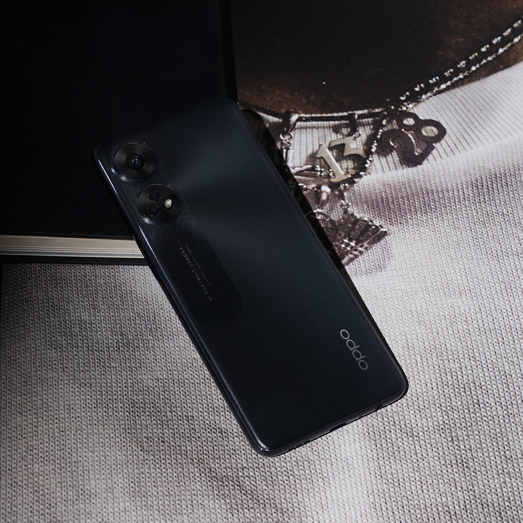 fauzanja04's tweet photo. Mau ganti hp oppo kaya gini bagus banget

Dari kemarin rame banget model Oppo Reno8T 4G, suka sama colors dan desain yang terlihat elegan terutama yg item ini. Menurut kalian gimana nih? 

#OPPOReno8T https://t.co/pPi9rKORIa