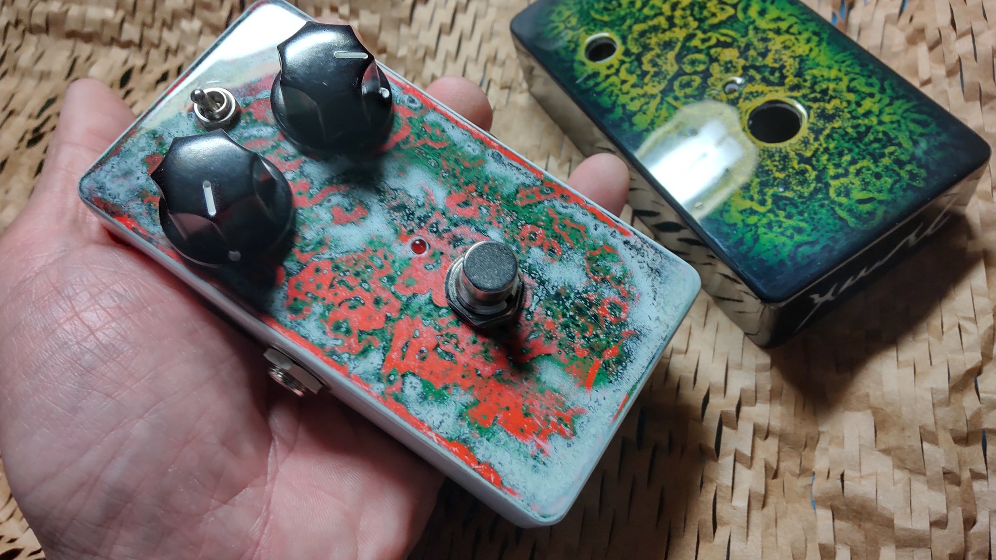 HOT CAKE ‘77 re-issue clone CROWTHER AUDIO Hot Cake Old Circuit vs V2 vs '77 Re-Issue