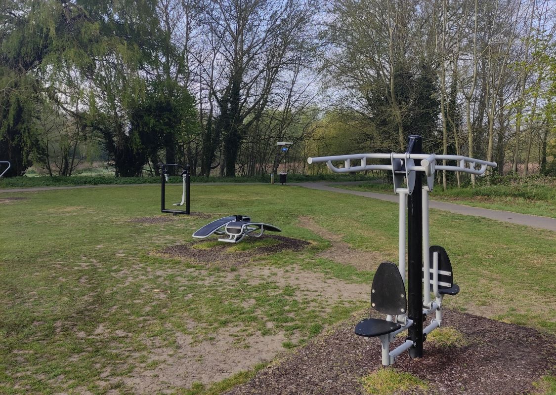 move_map's tweet photo. Happy Friday 🎉
This week's #FridayFitness post comes from Westgate Gardens in the city of #Canterbury
If you're visiting somewhere new, why not check out our #MoveMap and find an #OutdoorGym to visit whilst you're there?
@canterburycc @goodgym
@undefeatable @ThisGirlCanUK https://t.co/CBL9wSbNEu