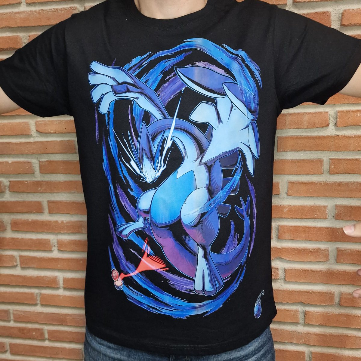 Console_Corp's tweet image. Estrenamos el diseño de Dark Lugia y lugia muy querido por muchos fans nostálgicos.
Si quieres ser todo un maestro Pokémon como Ash, hazte ya con todos y también por si os esperabais hoy un remake del plata y oro, para que no os sea tan amargo el día 
Realizado por @uchiha_jake