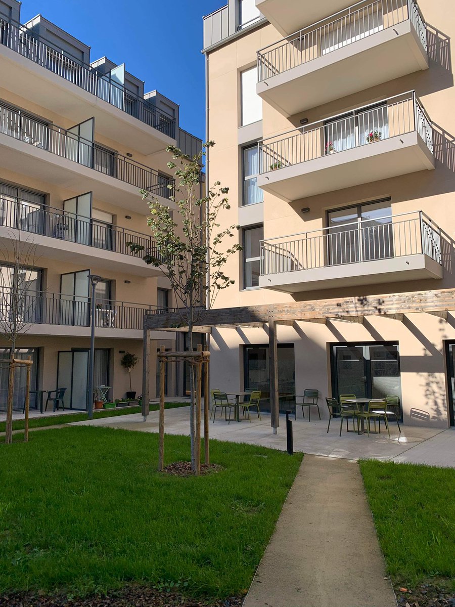 SenAngers's tweet photo. Du 19 au 22 avril, venez profiter de notre résidence @senioriales pour les
#JournéesPortesOuvertes!
Nous sommes impatients de vous accueillir et de vous faire découvrir notre résidence et ces services.
📍6 rue Brault
☎️05 62 47 86 10 - prise de RDV https://t.co/SdWtl8UwFJ
