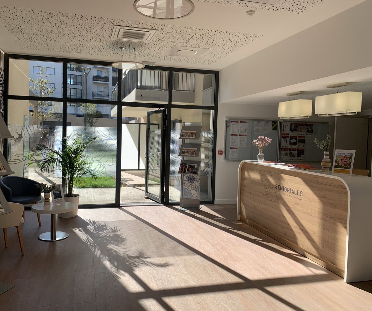 SenAngers's tweet photo. Du 19 au 22 avril, venez profiter de notre résidence @senioriales pour les
#JournéesPortesOuvertes!
Nous sommes impatients de vous accueillir et de vous faire découvrir notre résidence et ces services.
📍6 rue Brault
☎️05 62 47 86 10 - prise de RDV https://t.co/SdWtl8UwFJ