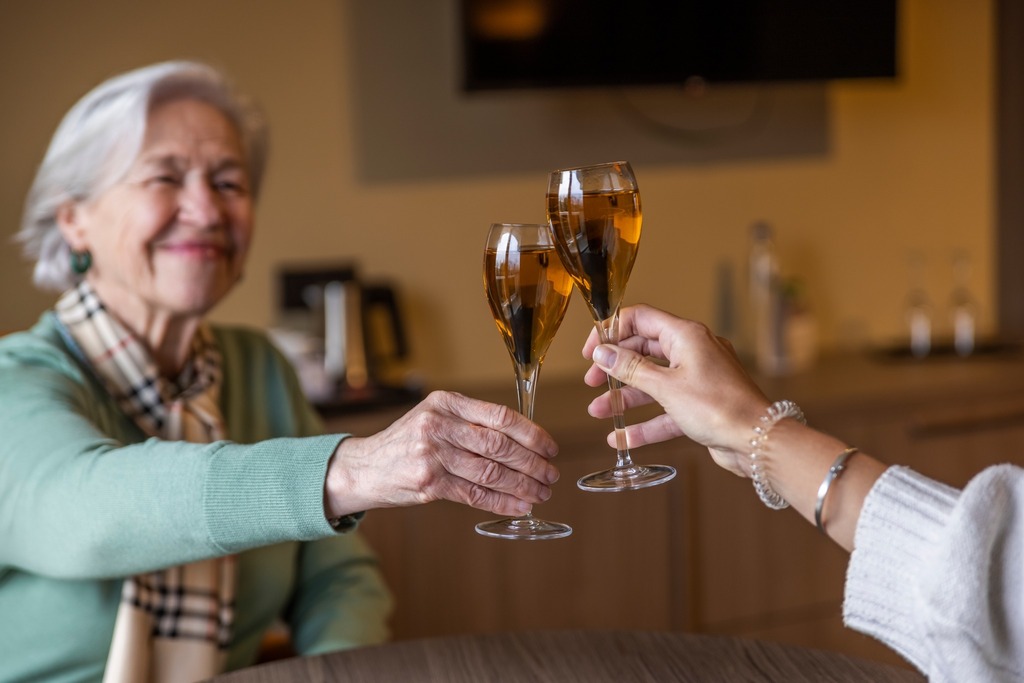 💐Nog 1 maand en het is moederdag!💐 Verwen je (groot)moeder met een ontspannen weekendje weg in een van onze hotels, compleet met spa, restaurant en warme gastvrijheid. Boek nu en maak haar dag extra bijzonder!

💐Plus qu'un mois et c'est la fête des m… instagr.am/p/CrAku3SoPTF/