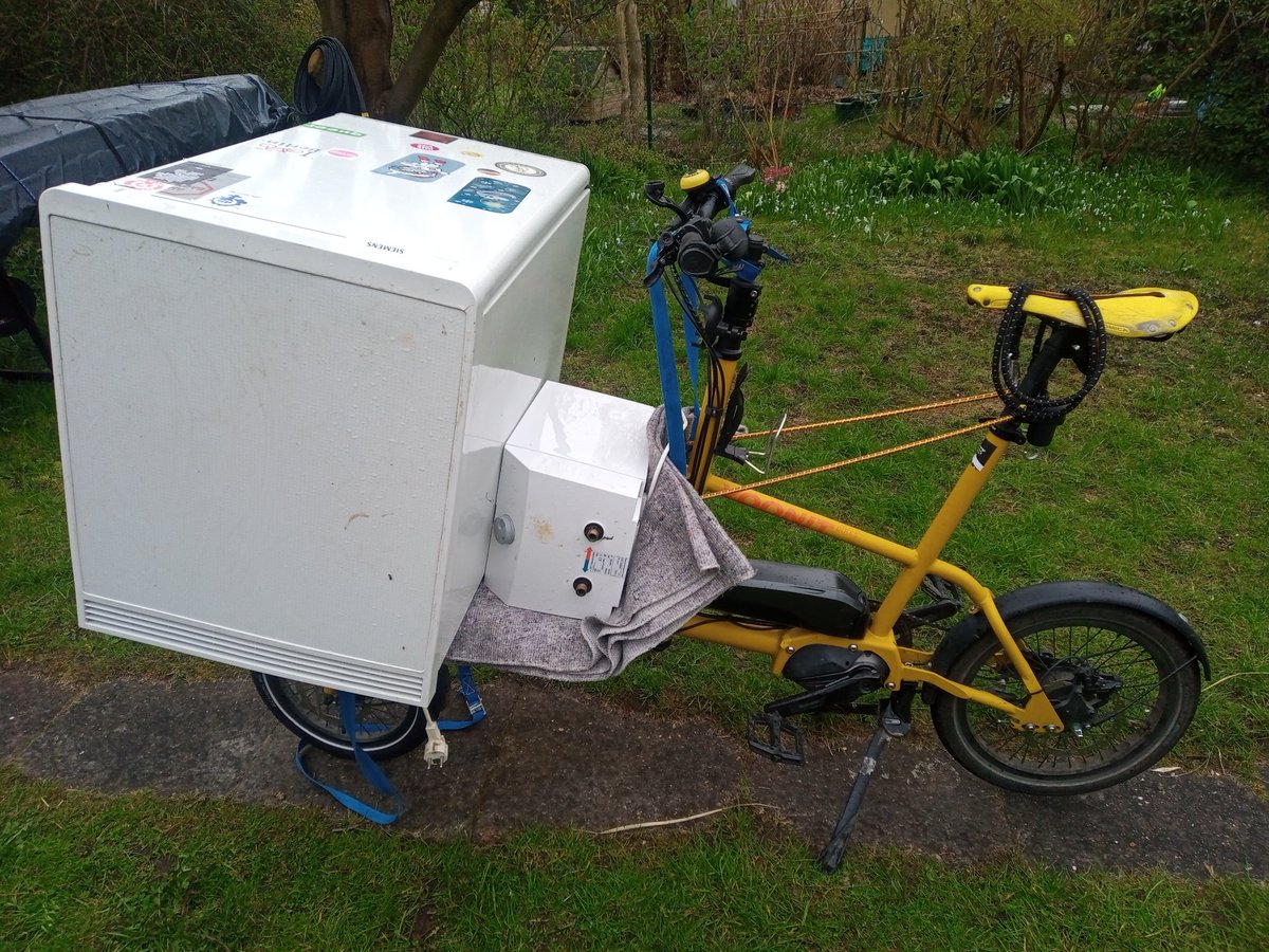 gelbe_ruebe's tweet photo. #BSR-#Kieztag in #Hakenfelde ❤️❤️❤️ Alle Termine &amp; Infos: https://t.co/WdMNdwzxsa #NullVerschwendung #ZeroWaste #Berlin #Kieztag @BSR_de #yoonit #carryshitolympics https://t.co/VbW2G68rIp